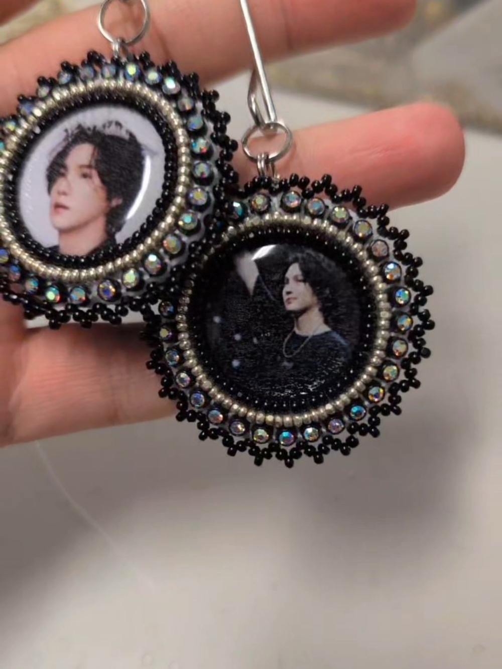 Beaded Round Photo Double-sided Keychain - Black